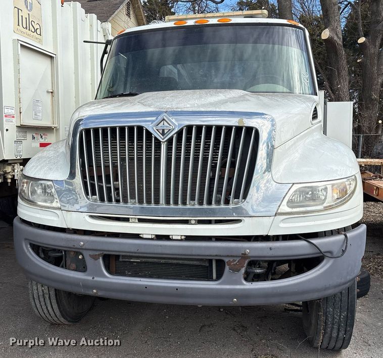 image for item NO9726 2008 International 7400 utility / service truck