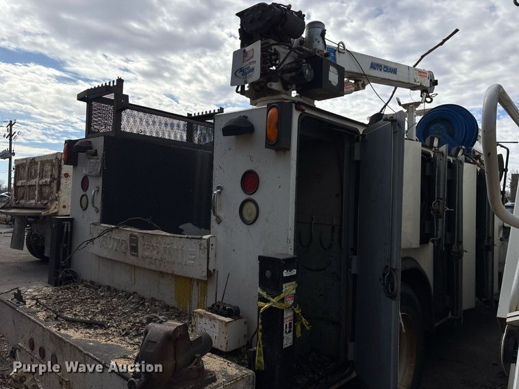 image for item NO9726 2008 International 7400 utility / service truck