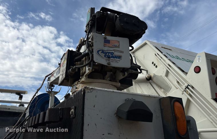 image for item NO9726 2008 International 7400 utility / service truck