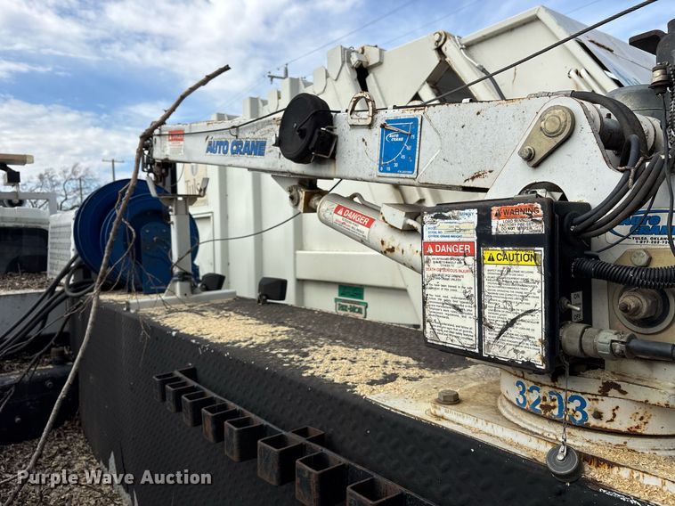 image for item NO9726 2008 International 7400 utility / service truck