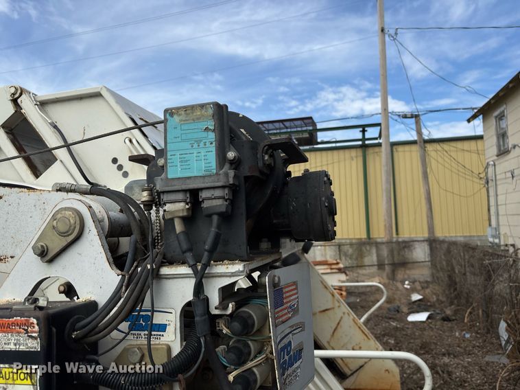 image for item NO9726 2008 International 7400 utility / service truck