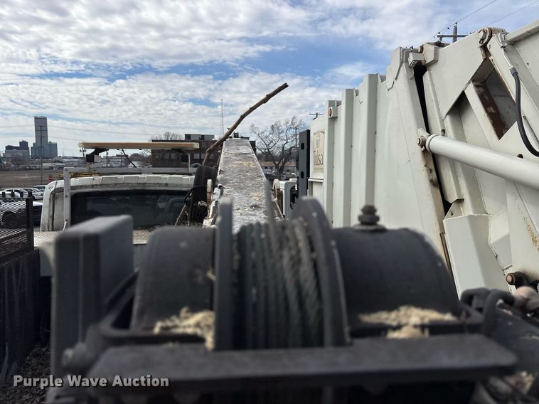 image for item NO9726 2008 International 7400 utility / service truck