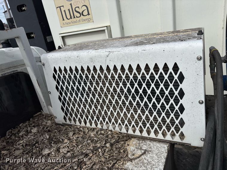 image for item NO9726 2008 International 7400 utility / service truck