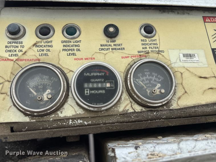 image for item NO9726 2008 International 7400 utility / service truck