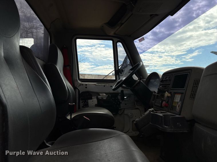 image for item NO9726 2008 International 7400 utility / service truck