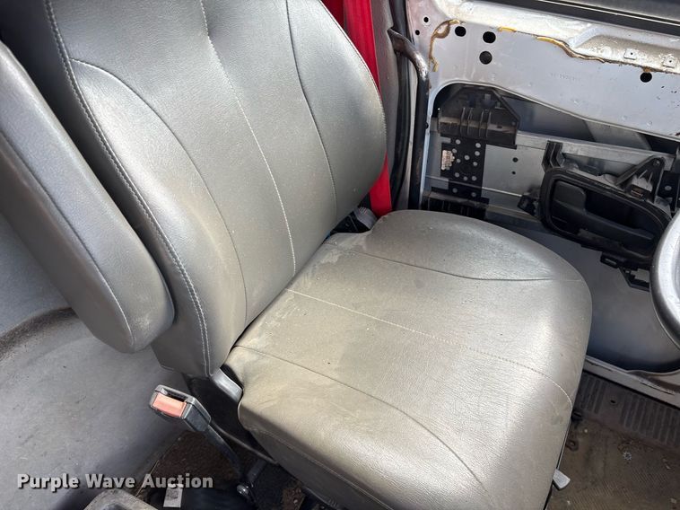 image for item NO9726 2008 International 7400 utility / service truck