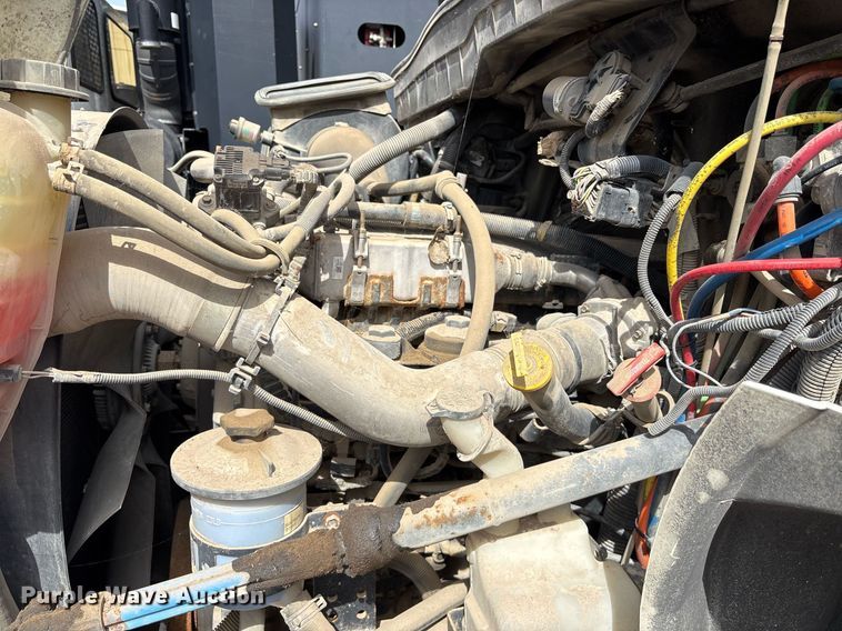 image for item NO9726 2008 International 7400 utility / service truck