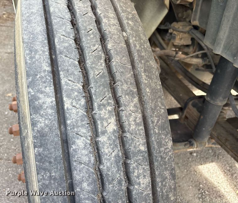 image for item NO9726 2008 International 7400 utility / service truck