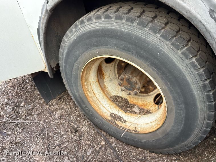 image for item NO9726 2008 International 7400 utility / service truck