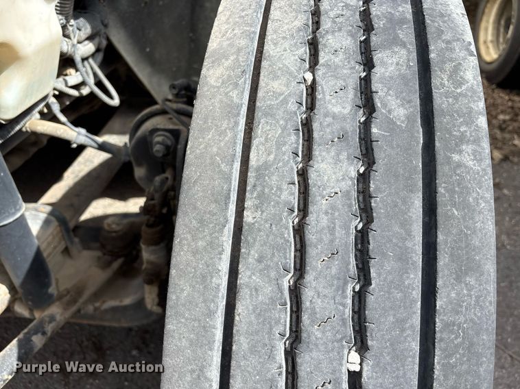 image for item NO9726 2008 International 7400 utility / service truck