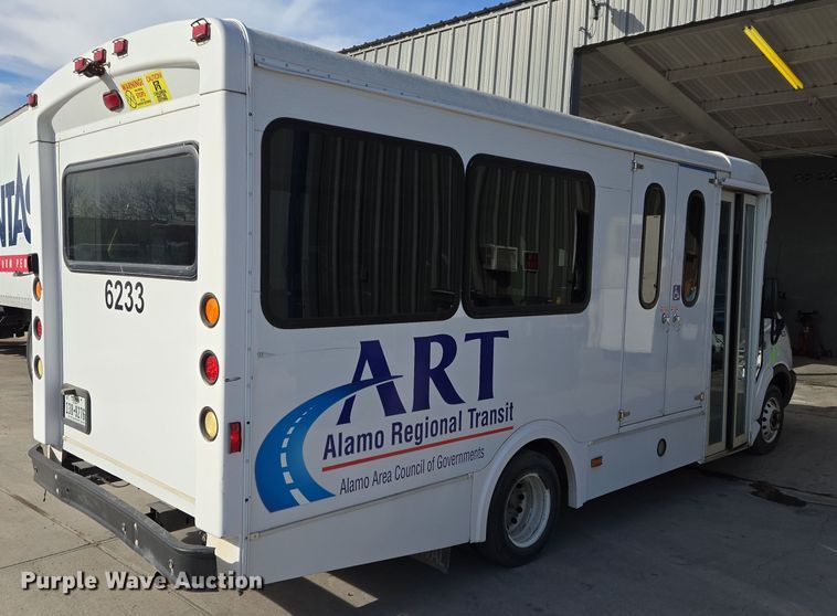 image for item NQ9191 2018 Ford Transit 350 shuttle bus