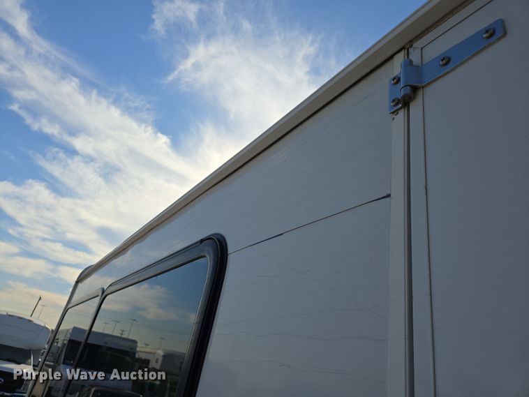 image for item NQ9191 2018 Ford Transit 350 shuttle bus