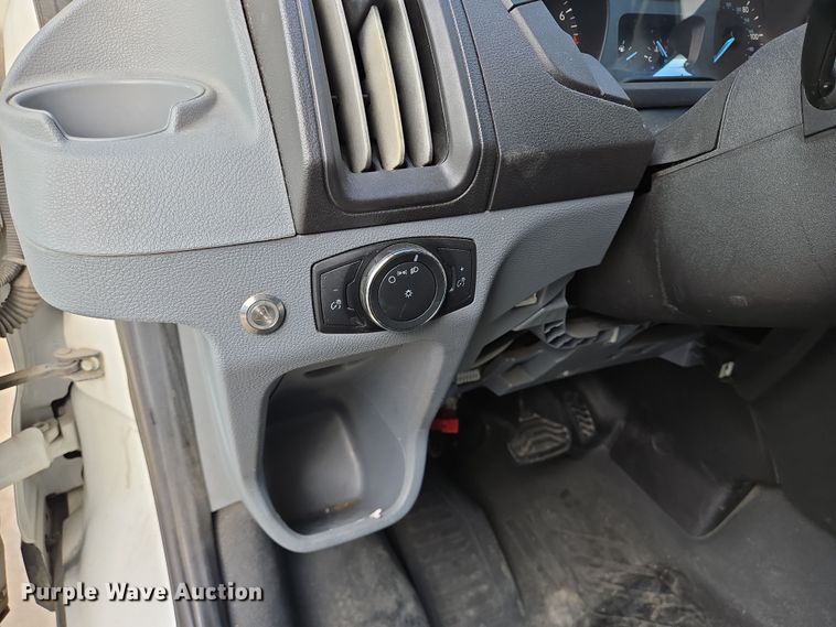 image for item NQ9191 2018 Ford Transit 350 shuttle bus