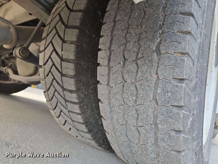 image for item NQ9191 2018 Ford Transit 350 shuttle bus