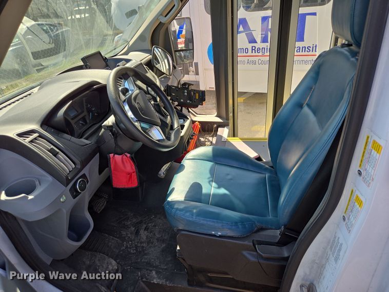 image for item NQ9192 2018 Glaval Ford Transit 350 shuttle bus