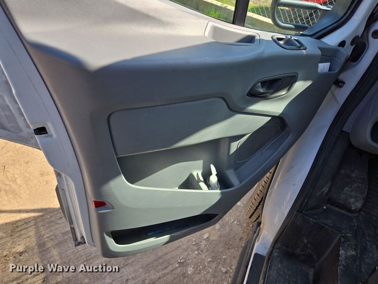 image for item NQ9192 2018 Glaval Ford Transit 350 shuttle bus