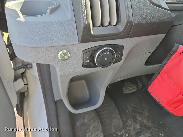 image for item NQ9192 2018 Glaval Ford Transit 350 shuttle bus