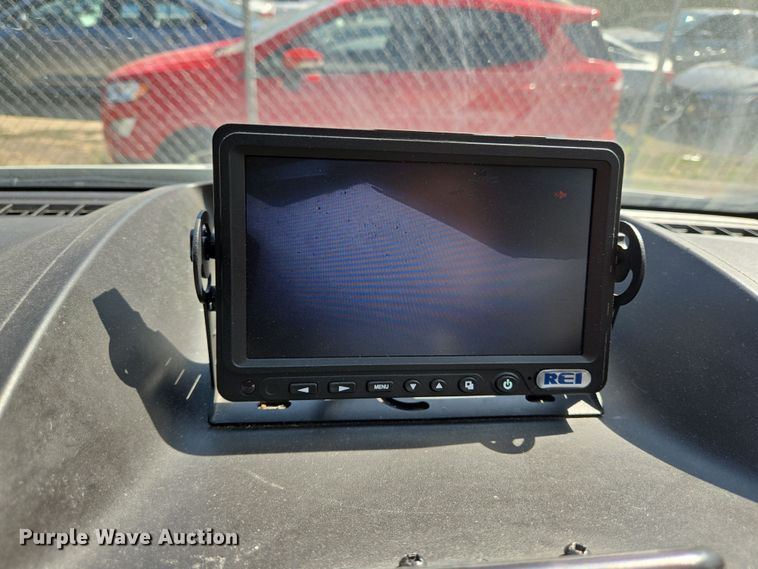 image for item NQ9192 2018 Glaval Ford Transit 350 shuttle bus