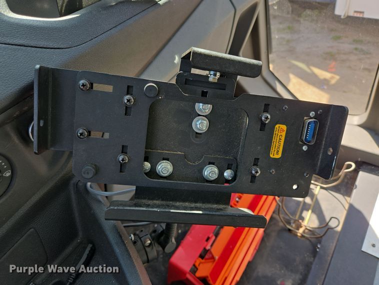 image for item NQ9192 2018 Glaval Ford Transit 350 shuttle bus