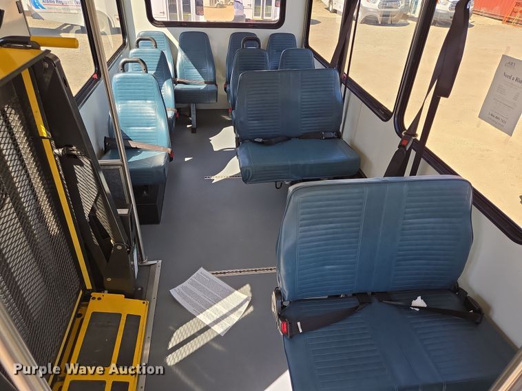 image for item NQ9192 2018 Glaval Ford Transit 350 shuttle bus