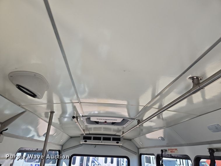 image for item NQ9192 2018 Glaval Ford Transit 350 shuttle bus