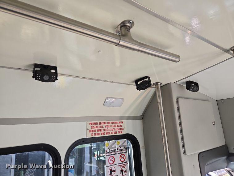 image for item NQ9192 2018 Glaval Ford Transit 350 shuttle bus