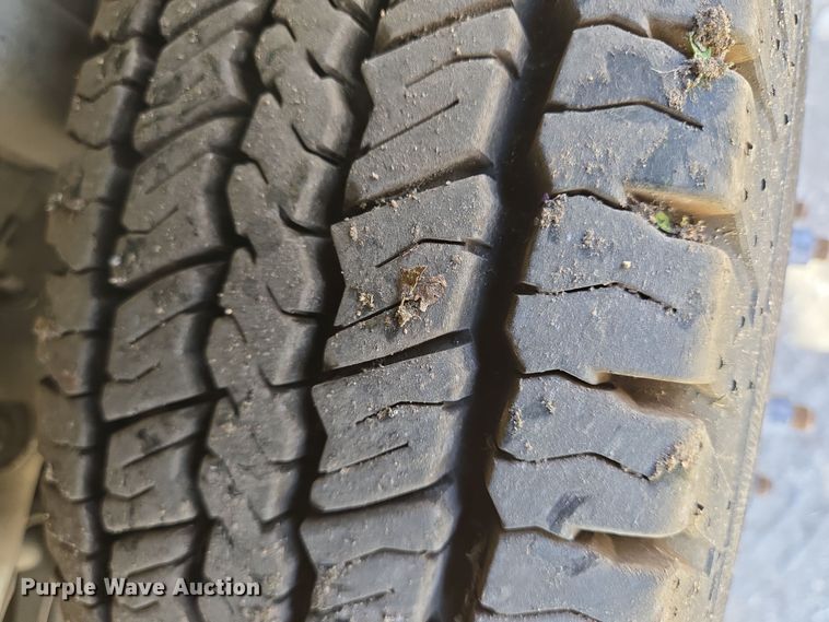 image for item NQ9192 2018 Glaval Ford Transit 350 shuttle bus