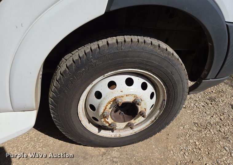 image for item NQ9192 2018 Glaval Ford Transit 350 shuttle bus