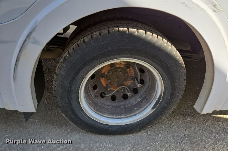 image for item NQ9192 2018 Glaval Ford Transit 350 shuttle bus