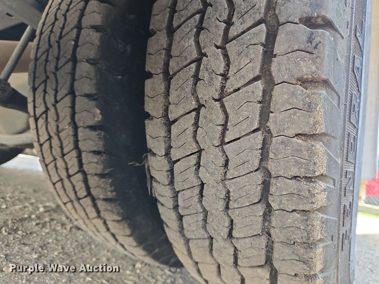 image for item NQ9192 2018 Glaval Ford Transit 350 shuttle bus