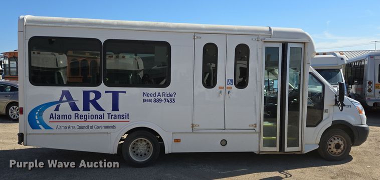 image for item NQ9193 2018 Glaval Ford Transit 350 shuttle bus