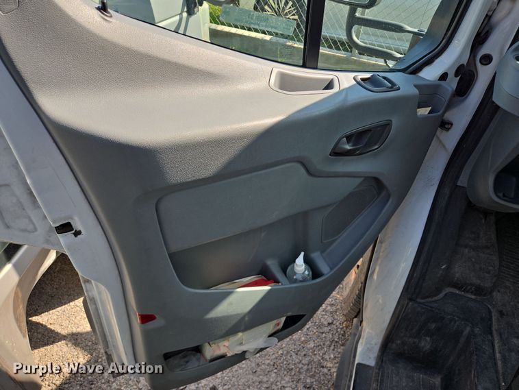 image for item NQ9193 2018 Glaval Ford Transit 350 shuttle bus