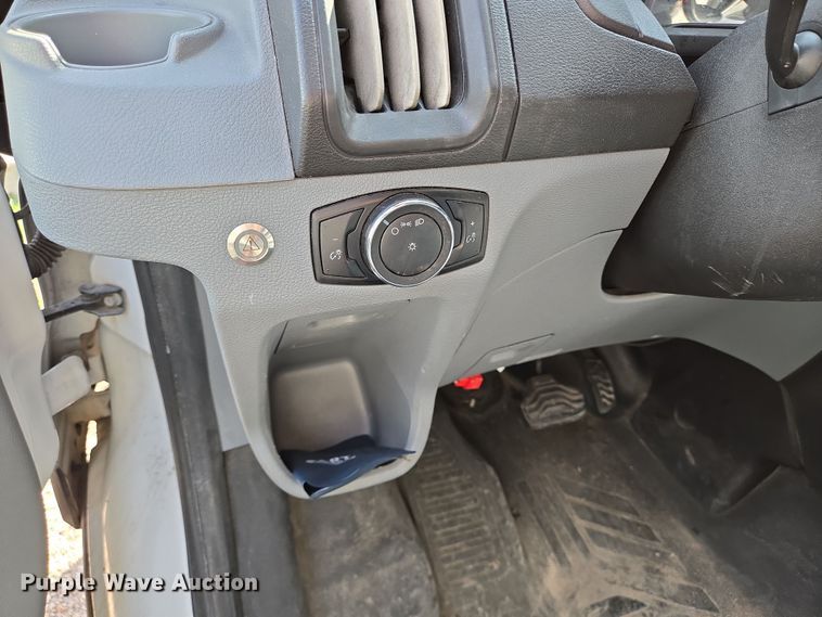 image for item NQ9193 2018 Glaval Ford Transit 350 shuttle bus