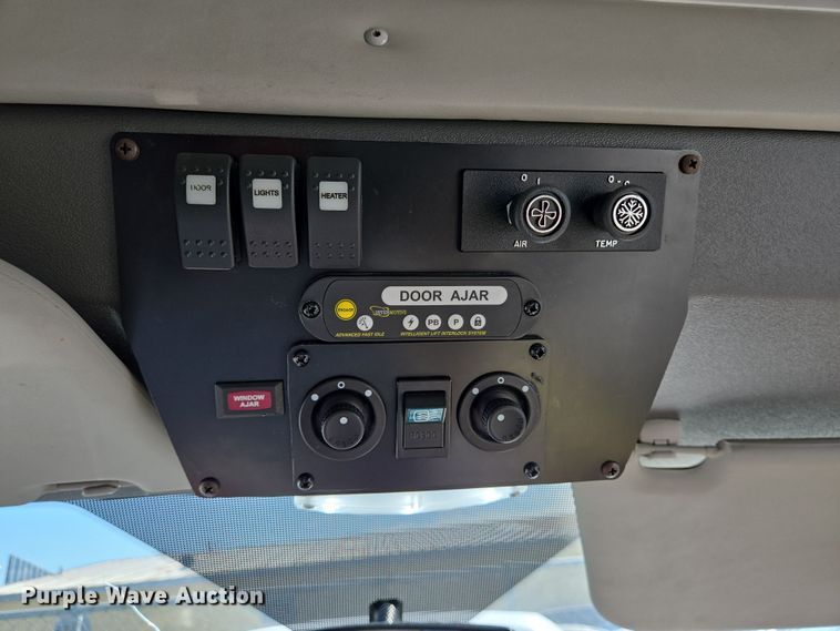 image for item NQ9193 2018 Glaval Ford Transit 350 shuttle bus