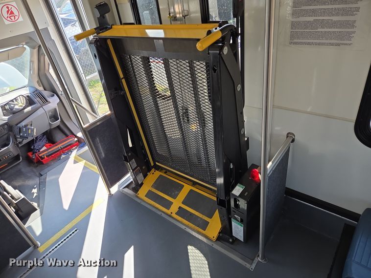 image for item NQ9193 2018 Glaval Ford Transit 350 shuttle bus