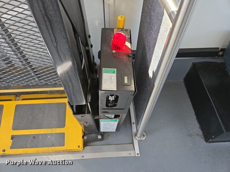 image for item NQ9193 2018 Glaval Ford Transit 350 shuttle bus