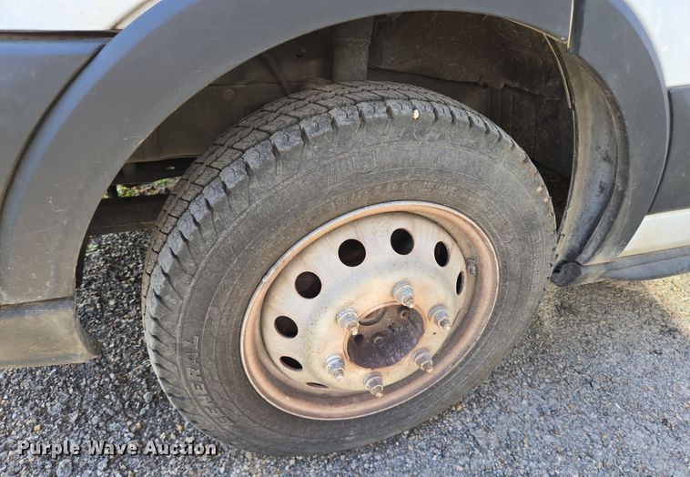 image for item NQ9193 2018 Glaval Ford Transit 350 shuttle bus