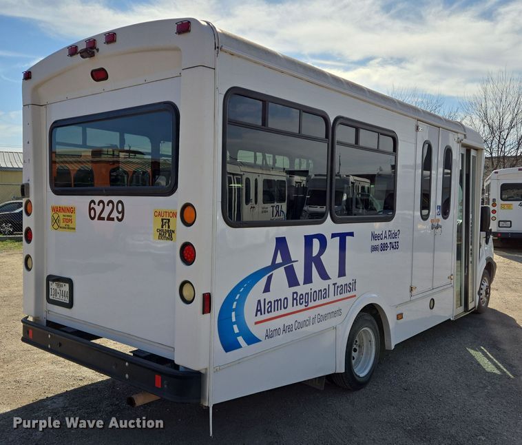 image for item NQ9194 2018 Glaval Ford Transit 350 shuttle bus