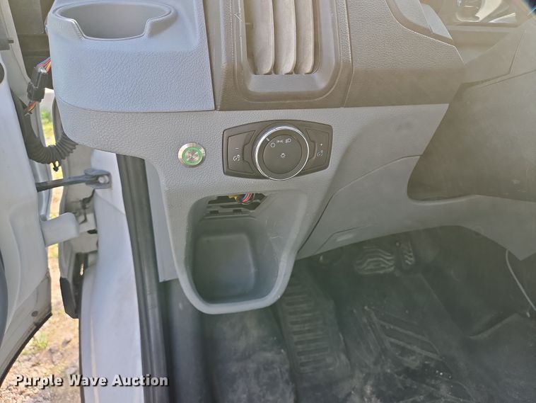 image for item NQ9194 2018 Glaval Ford Transit 350 shuttle bus