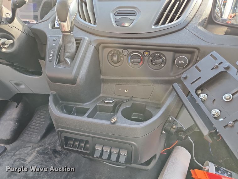 image for item NQ9194 2018 Glaval Ford Transit 350 shuttle bus