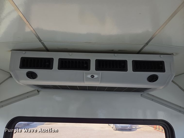 image for item NQ9194 2018 Glaval Ford Transit 350 shuttle bus