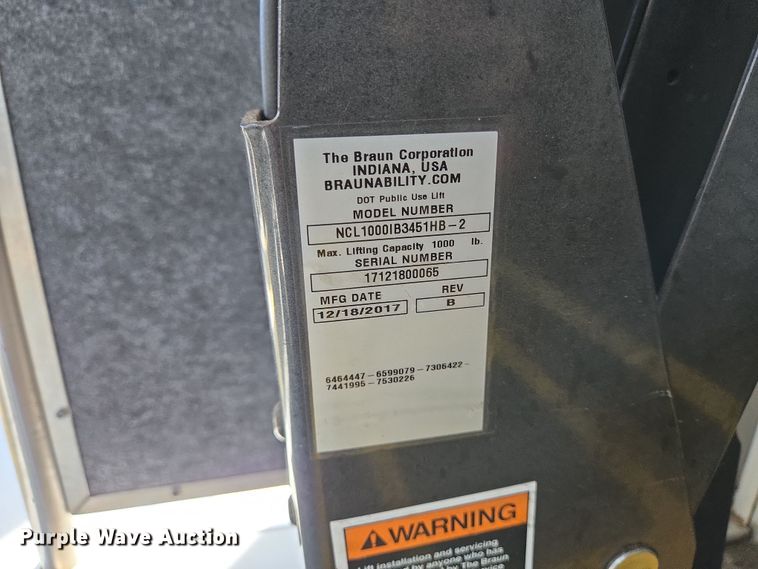 image for item NQ9194 2018 Glaval Ford Transit 350 shuttle bus