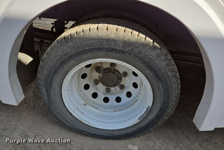 image for item NQ9194 2018 Glaval Ford Transit 350 shuttle bus