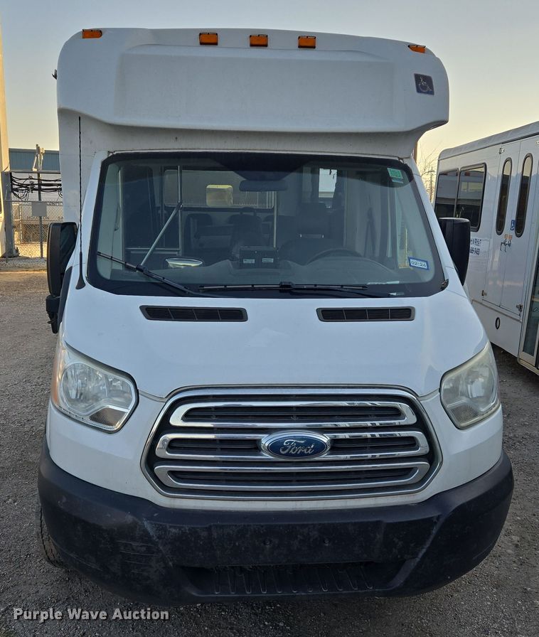 image for item NQ9195 2018 Glaval Ford Transit 350HD shuttle bus