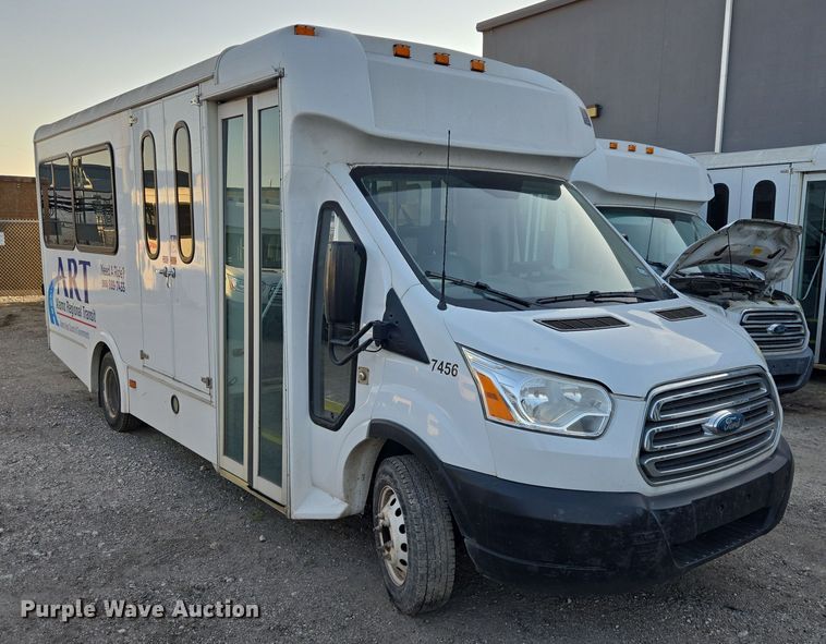 image for item NQ9195 2018 Glaval Ford Transit 350HD shuttle bus