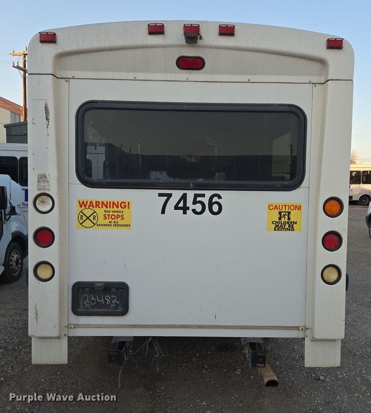 image for item NQ9195 2018 Glaval Ford Transit 350HD shuttle bus