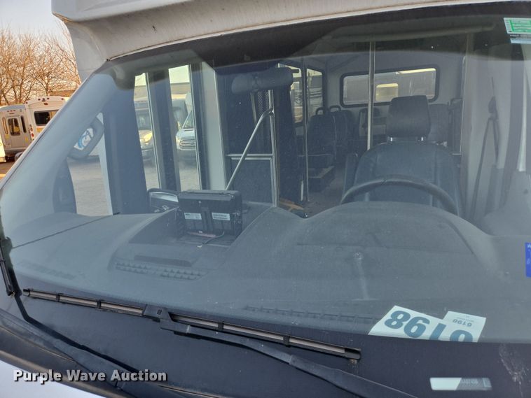 image for item NQ9195 2018 Glaval Ford Transit 350HD shuttle bus