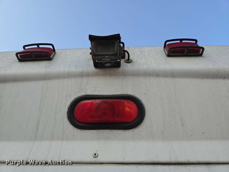 image for item NQ9195 2018 Glaval Ford Transit 350HD shuttle bus