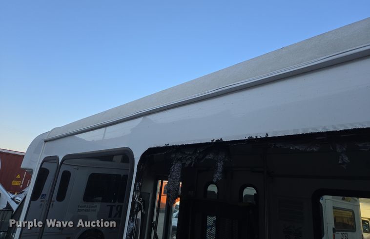 image for item NQ9195 2018 Glaval Ford Transit 350HD shuttle bus