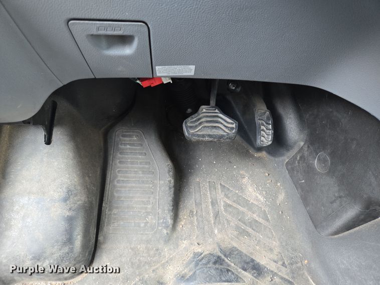 image for item NQ9195 2018 Glaval Ford Transit 350HD shuttle bus